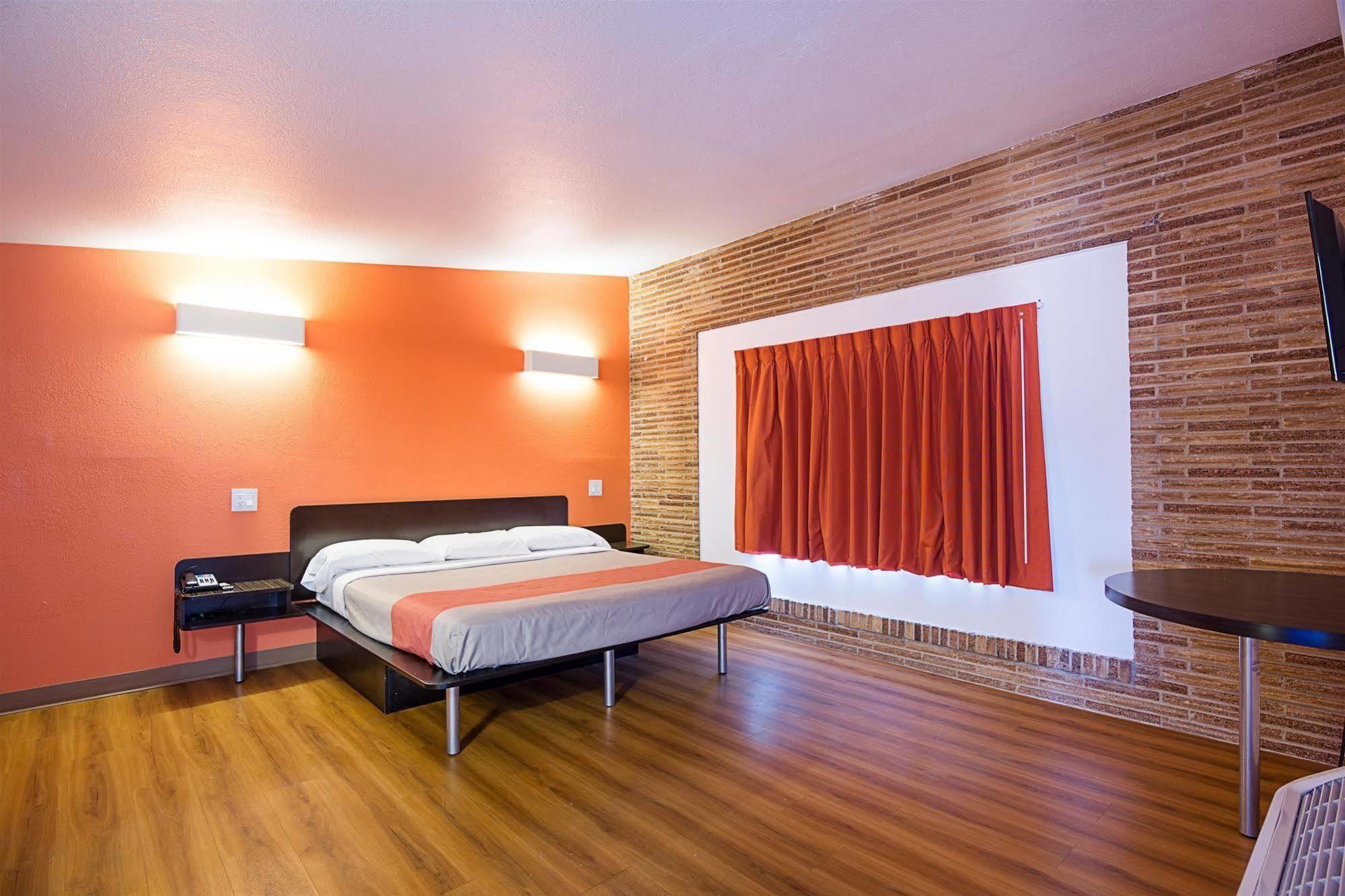 Motel 6 Хобс Екстериор снимка