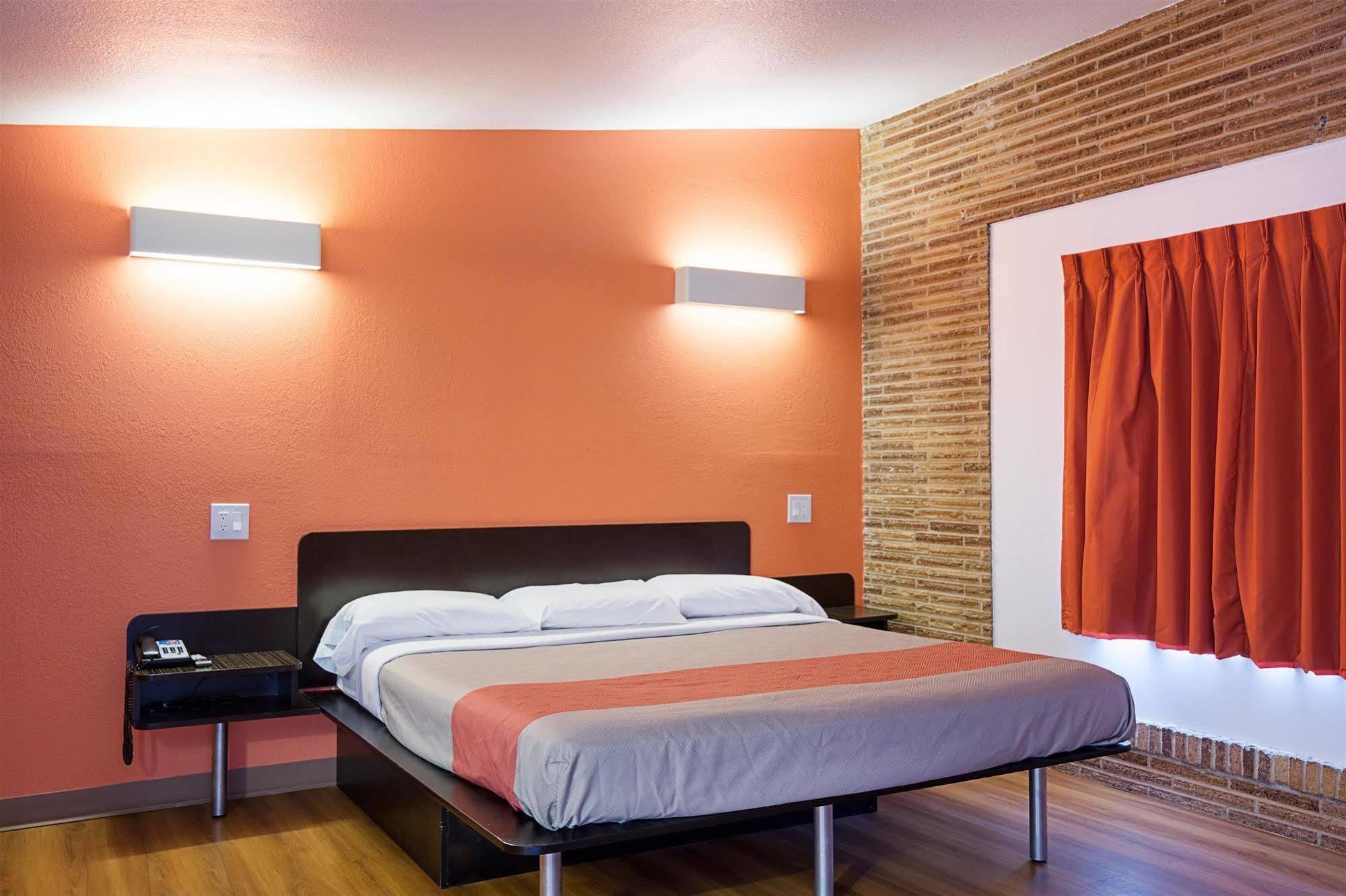 Motel 6 Хобс Екстериор снимка