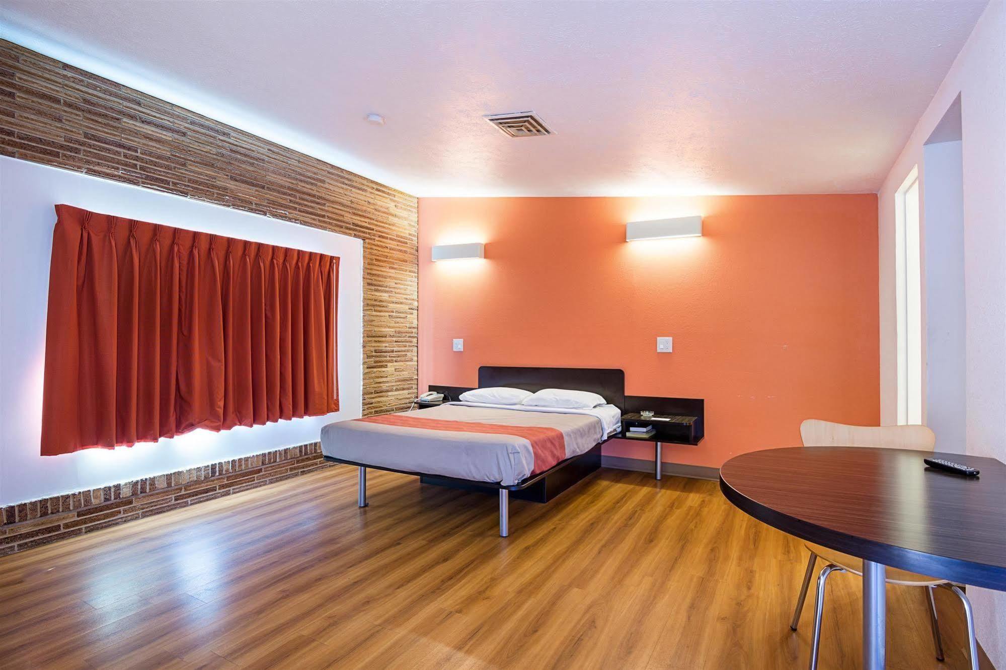 Motel 6 Хобс Екстериор снимка