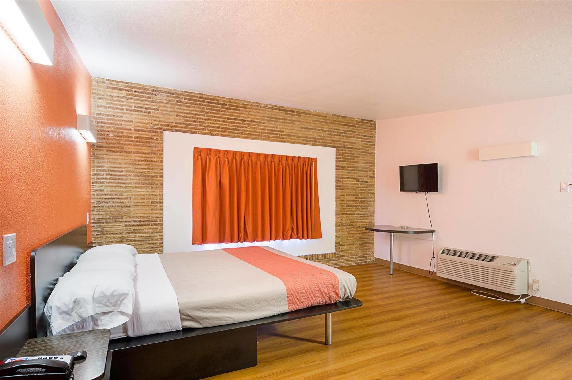 Motel 6 Хобс Екстериор снимка