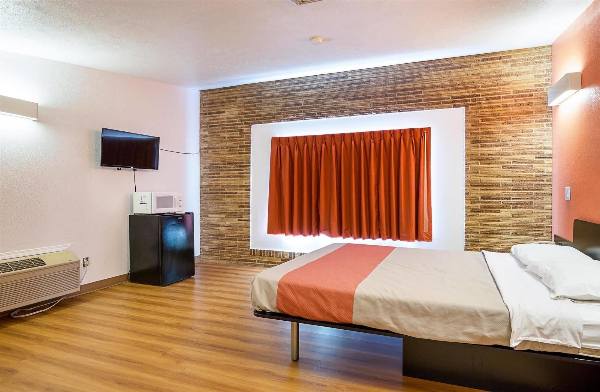 Motel 6 Хобс Екстериор снимка